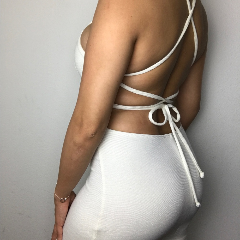Knit cotton white backless dress